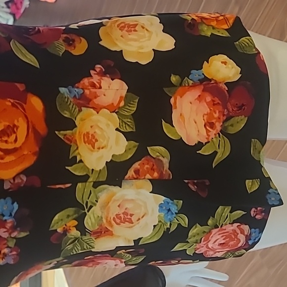 Guess Chateau Rose Floral Sheer Mesh Sleeves Sweetheart top Size Large - Picture 8 of 10